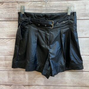 KORI AMERICA FAUX LEATHER SHORTS IN BLACK‎